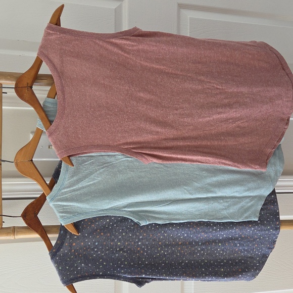 Anthropologie Lot of 3 V-neck Pocket Tanks Small - Picture 2 of 16